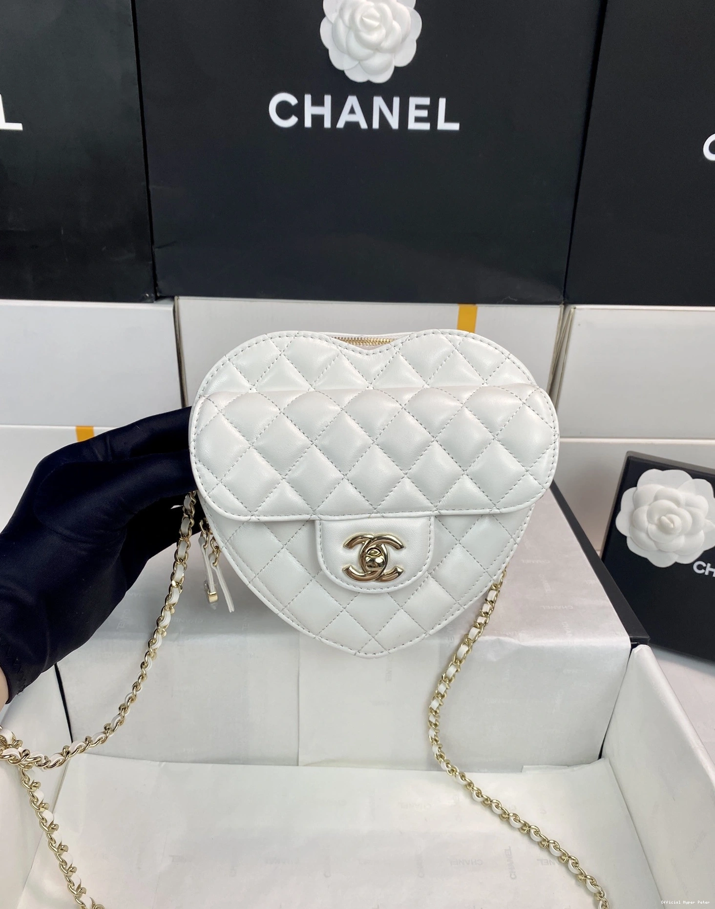 Hyper Peter Heart CHANEL Bag-18*16.5*6.5CM 0806